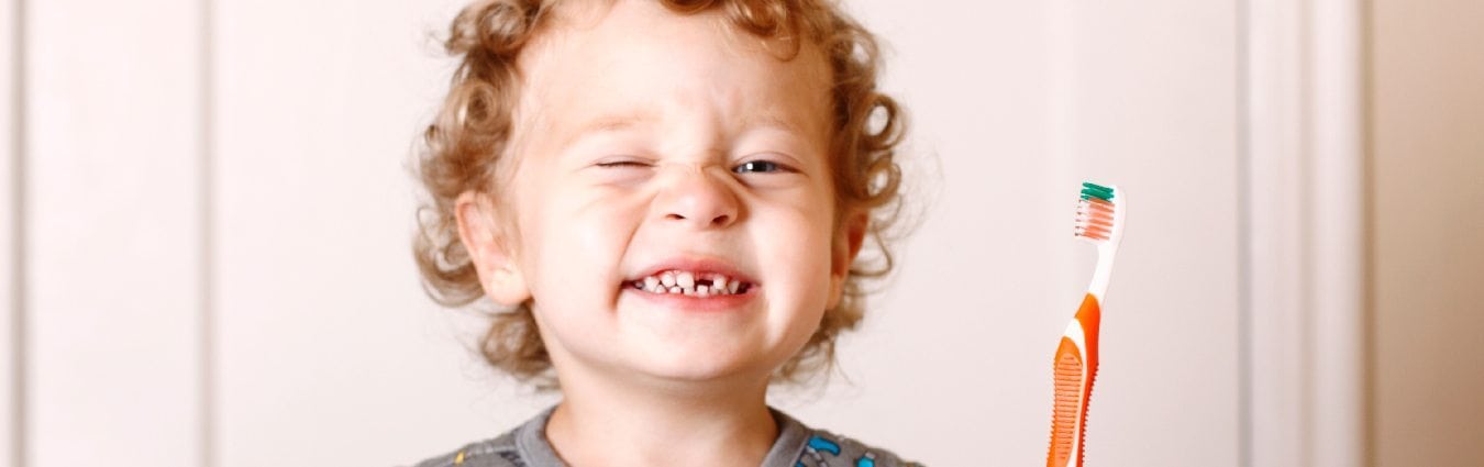 7 Conseils Pour Prendre Soin Des Dents De Bebe L Bledina